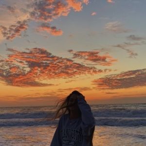 Meet your Posher, Ella